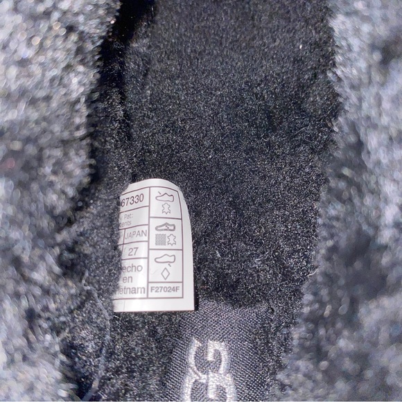 UGG slippers size 10 New - Picture 9 of 10